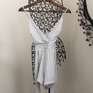 Black and White Crisscross Pinstripe Romper 🦋